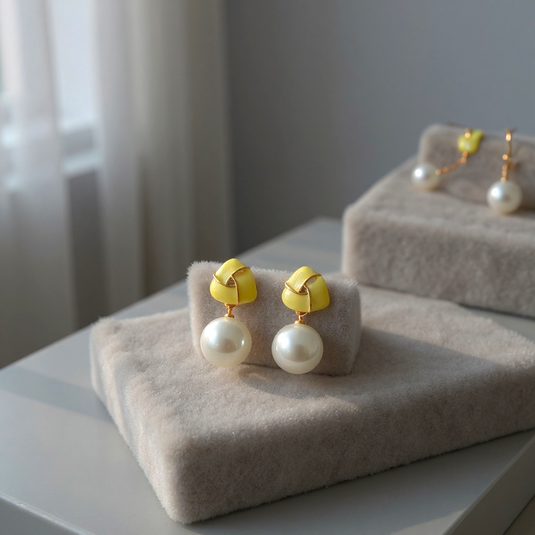 🌼✨ Sunshine Pearl Drop Earrings 🤍💛