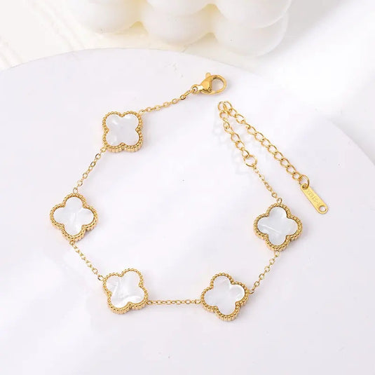 🍀 White Lucky Clover Necklace