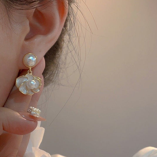 ๐ธ Pearl Blossom Drop Earrings โ Elegant Floral Luxury โจ