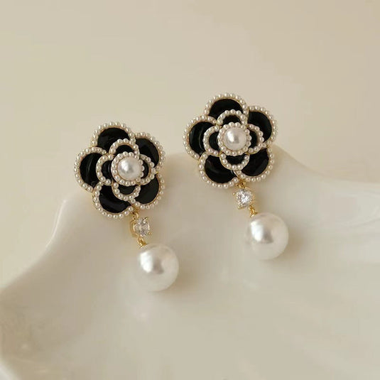 Elegant Black Floral Pearl Drop Earrings β¨πΈ
