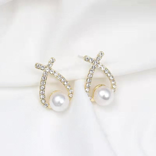 ✨ Crystal X Pearl Drop Earrings – Elegant Luxury Statement 🤍