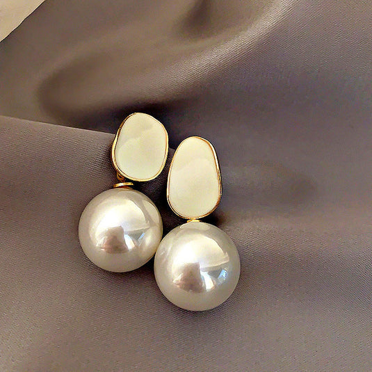 🤍 Luxe Pearl Drop Earrings – Elegant Modern Charm ✨