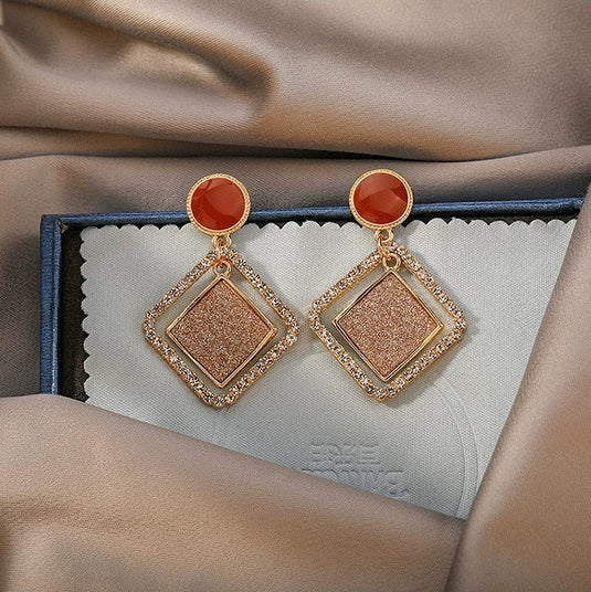 ✨ Glam Geometric Dangle Earrings 💎