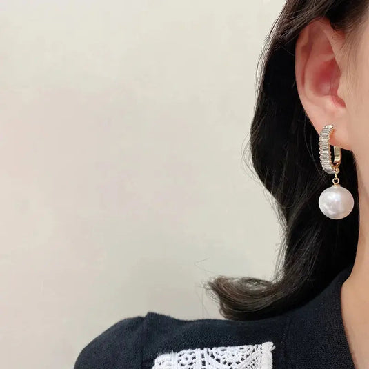 🌸 Round Pearl Dangle Earrings