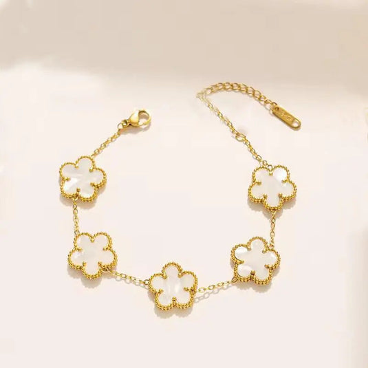 🍀 White Lucky Clover Necklace