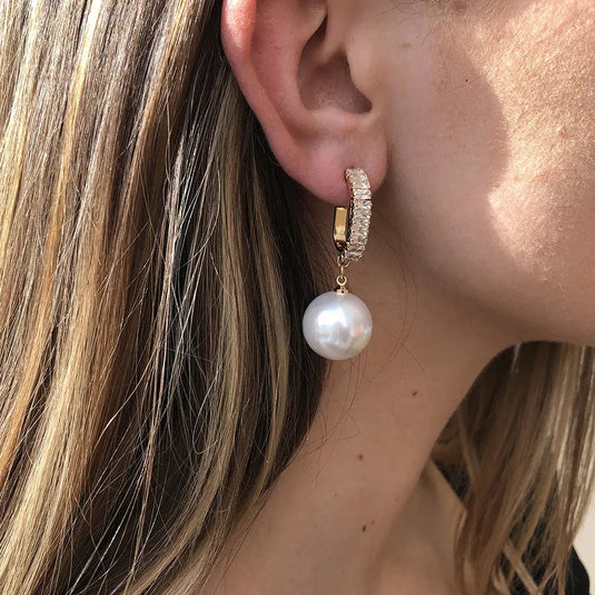 🌸 Round Pearl Dangle Earrings