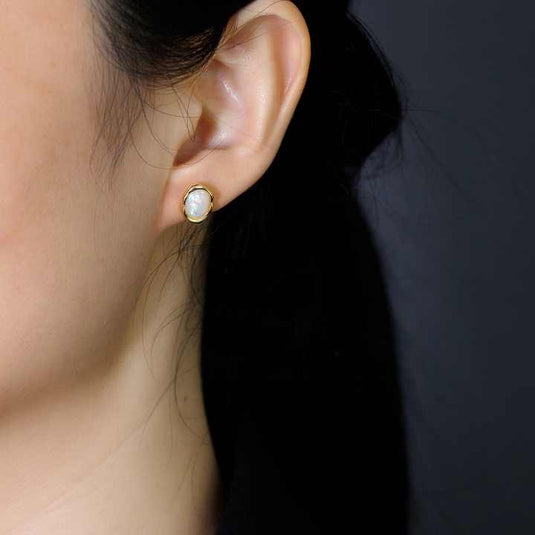 Scope Jewelry β Iridescent Oval Stud Earrings