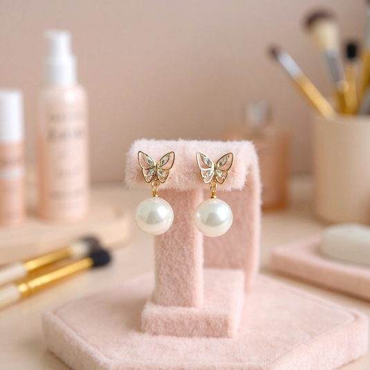 🦋🤍✨ Pearl Butterfly Glam Earrings