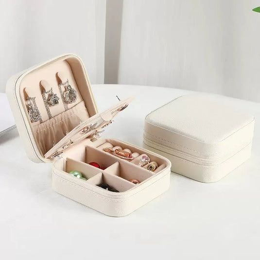 Portable Travel Jewelry Box – Compact Organizer for Rings, Earrings & Necklaces 💍✨