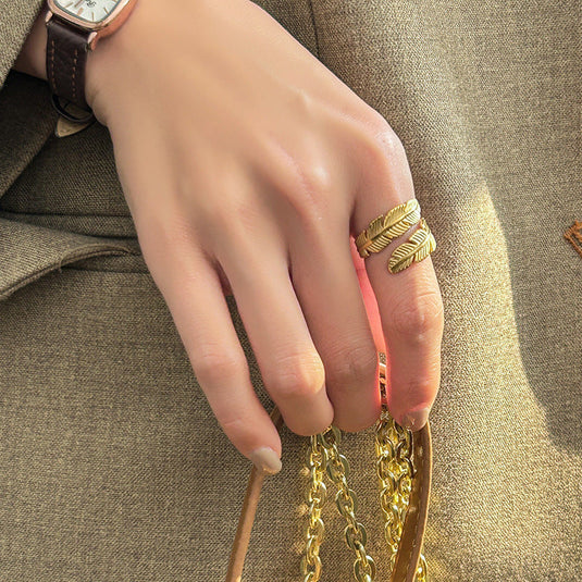 🌿 Gold Leaf Adjustable Ring – Minimal Nature-inspired Statement Ring for Women ✨