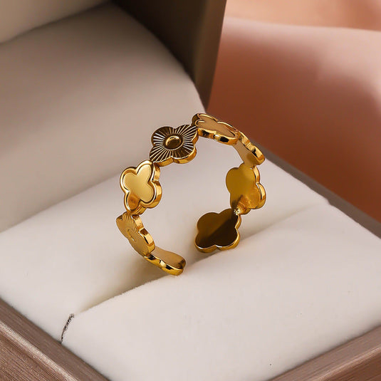 Lucky Clover Flower Ring – Dainty Gold Adjustable Jewelry for Women 🍀🌼✨