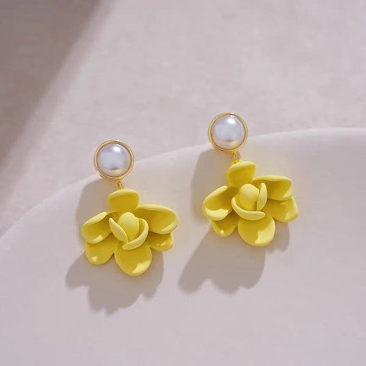 Bloom Pearl Stud Earrings ✨🌸
