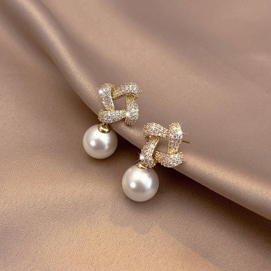 💎 Crystal Link Pearl Drop Earrings – Luxury Statement Jewelry for Women 🤍