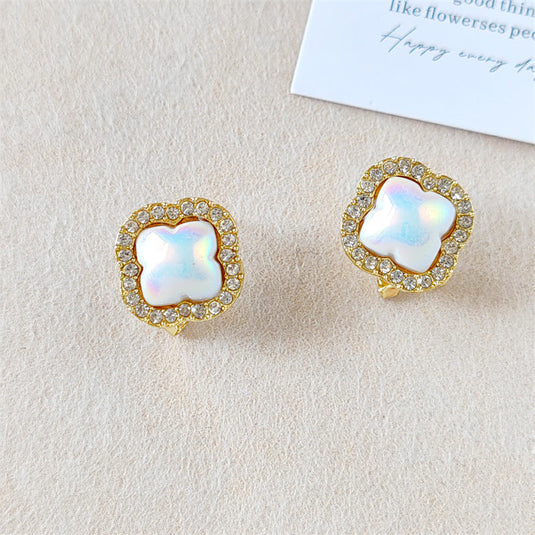 Elegant Pearl-Glow Square Stud Earrings