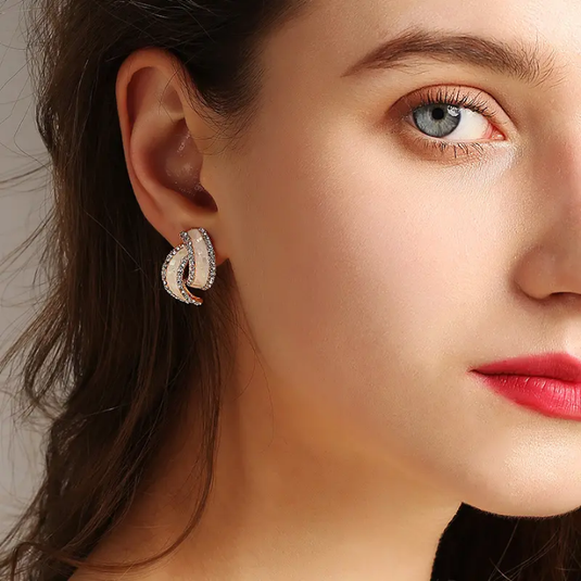 Elegant Twirl Crystal Earrings ✨💫